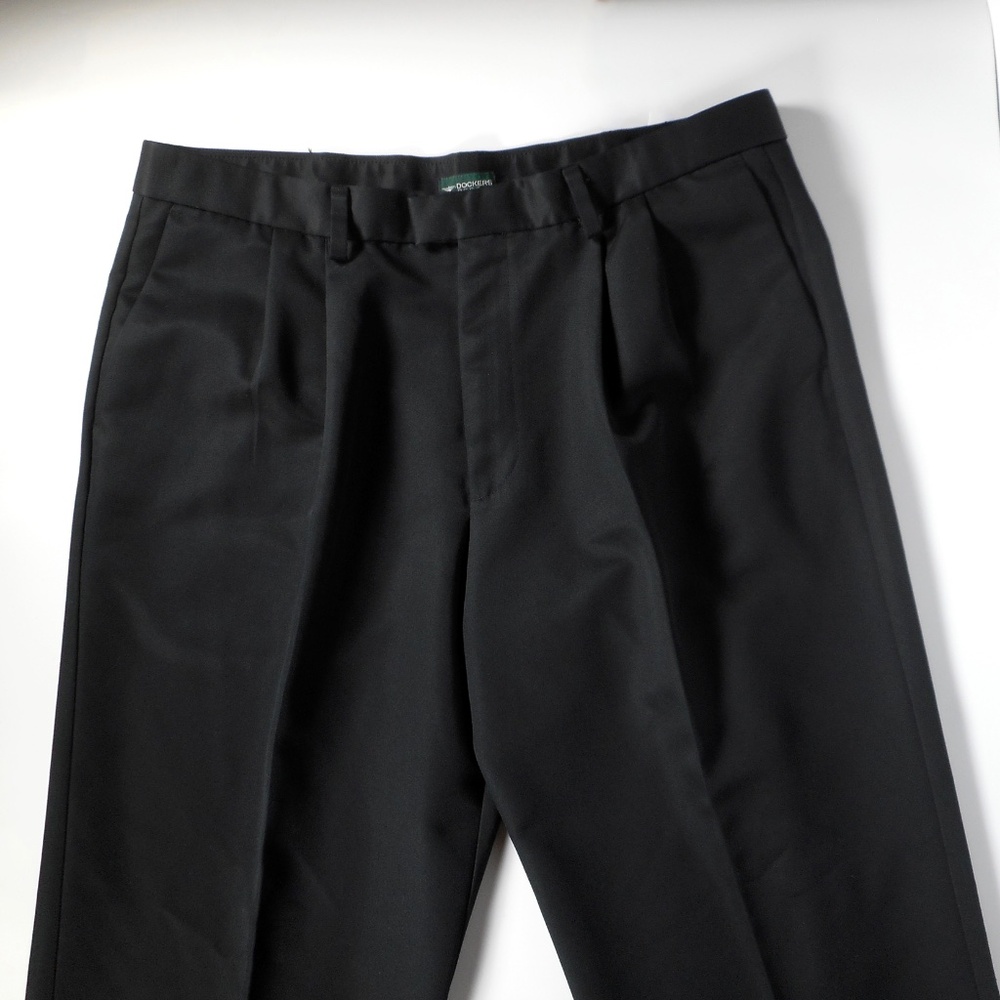 Dockers Recode Mens Black 40x32 Dress Pants Pleated Front Cuffed Straight Leg